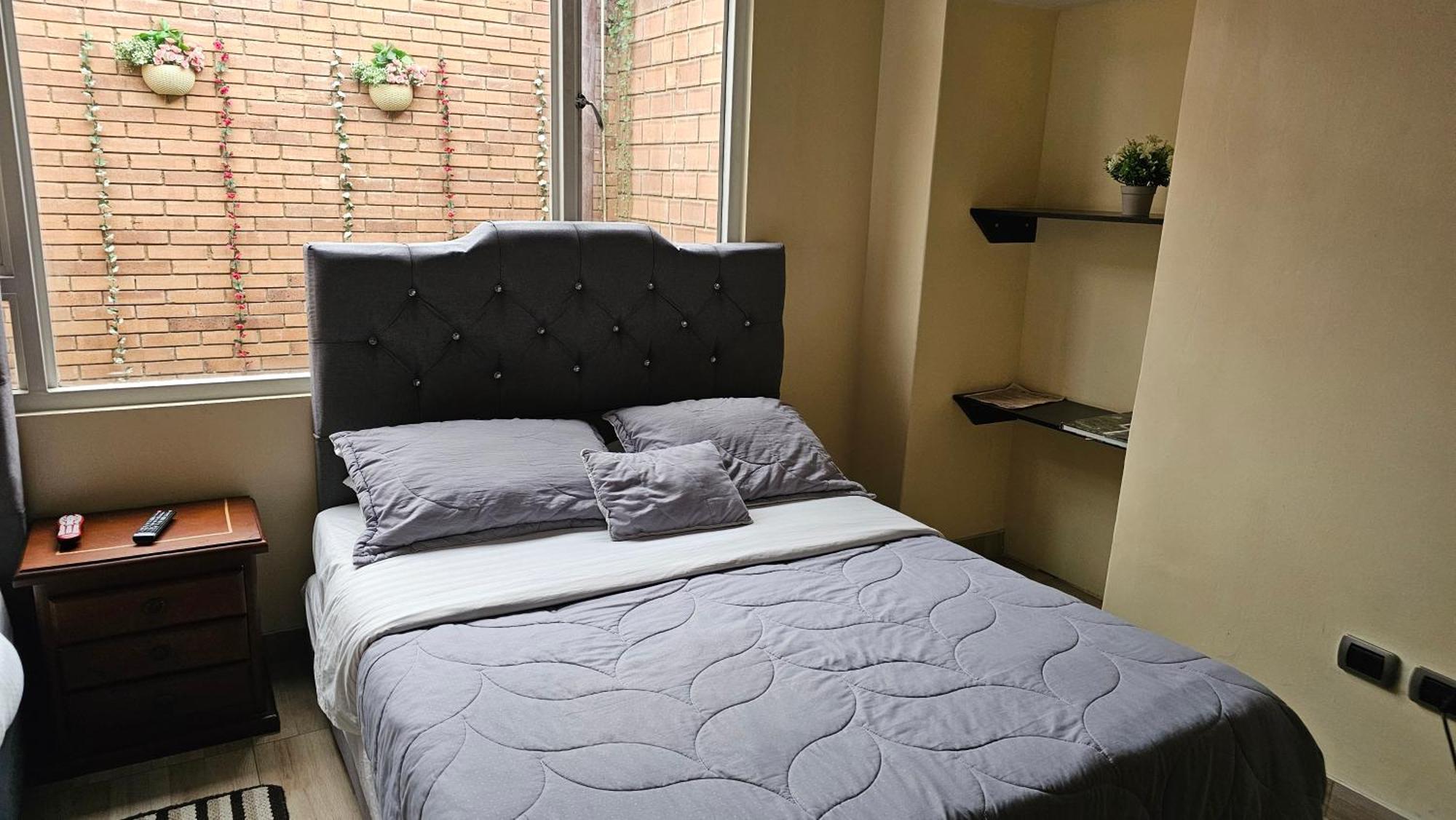 Colisseum Roma House- Campin Simon Bolivar Movistar Embajada Compensar Bogota Room photo